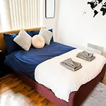 Birmingham City Centre Flat With Balcony