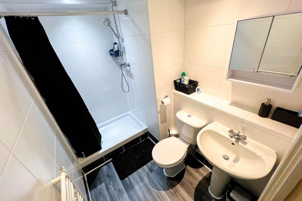 Centre Flat With Balcony *