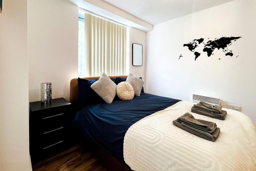 Centre Flat With Balcony Apartment *