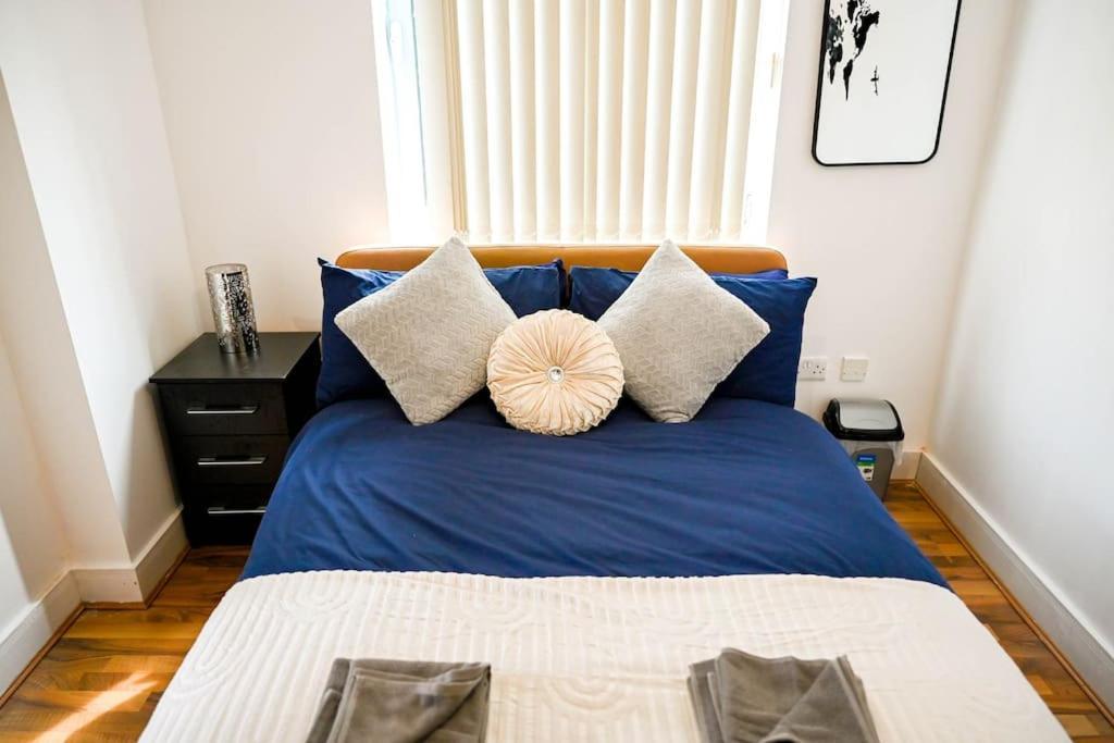 Centre Flat With Balcony Apartment